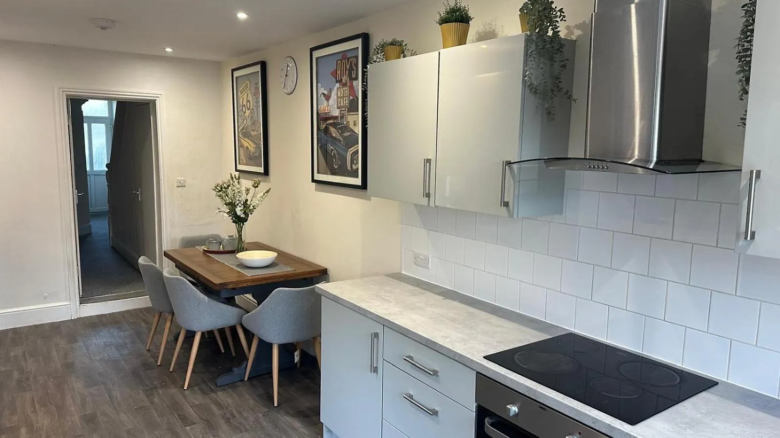 Gloucester House-Near Kingsholm Stadium-5 Bedrooms-On-Road Parking For 2 GLOUCESTERSHIRE Holiday home